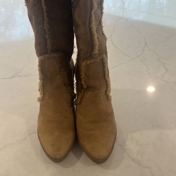 Gucci Camel GG Monogram Shearling Wedge Boots Size IT 36 - Picture 2 of 6